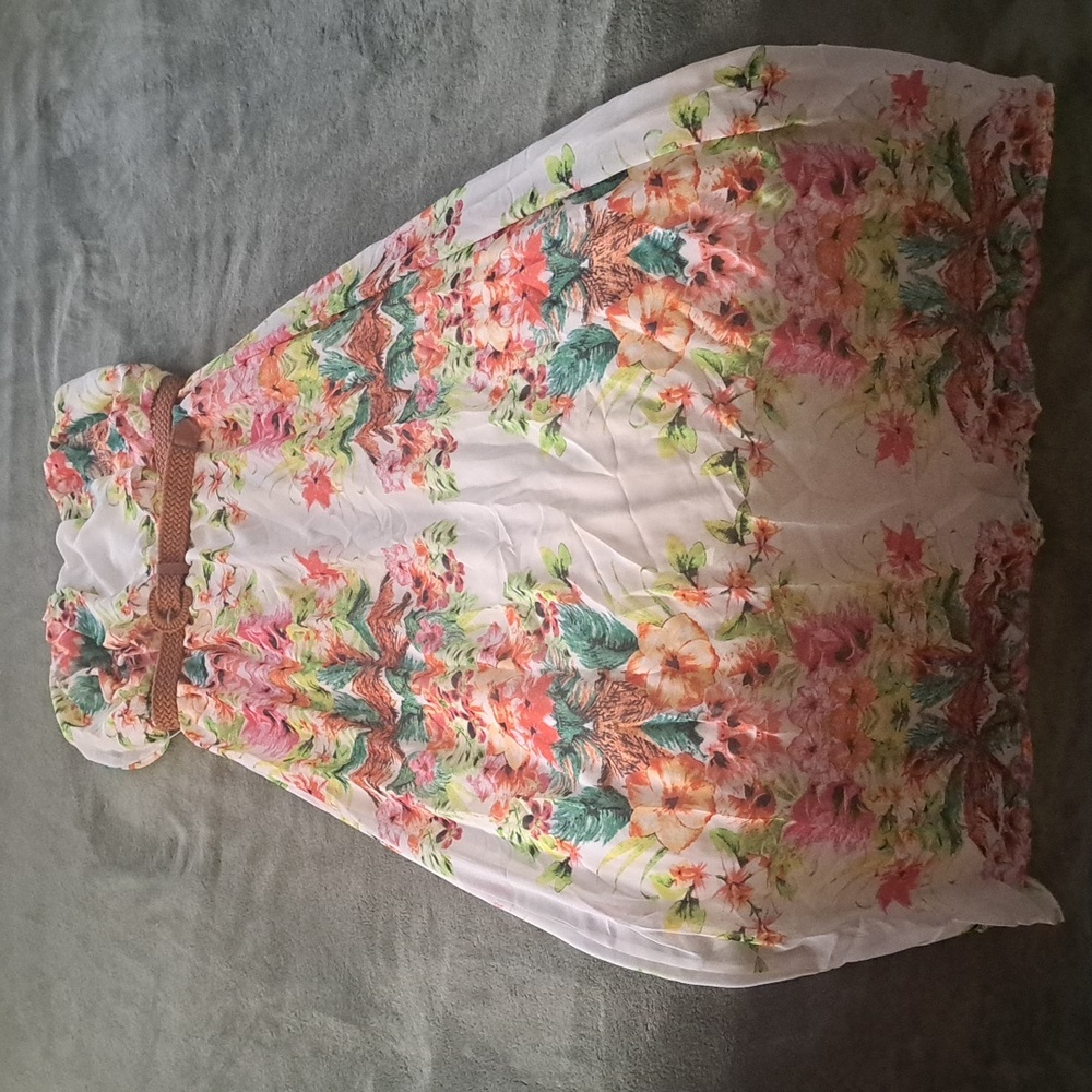 Floral Print Dress Size Large with belt